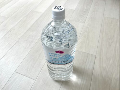 ペットボトルの水