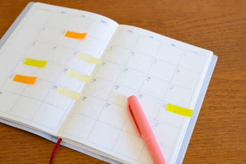 手帳とペン予定のイメージ